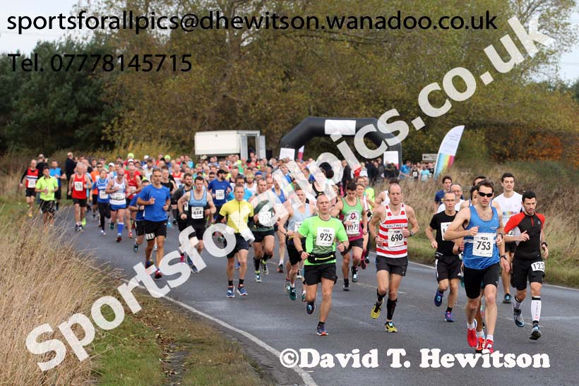 Start of the Morpeth to Newcastle Marathon. Photo: David T. Hewitson/Sports for All Pics